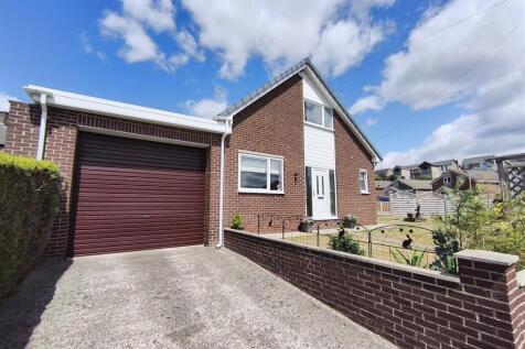 Kingsway, Mapplewell, Barnsley 3 bed detached bungalow for sale