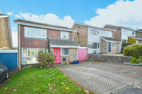 3 bedroom link detached house for sale