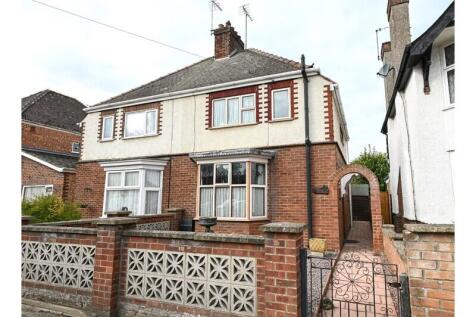 Neville Avenue, Spalding PE11 2 bed semi