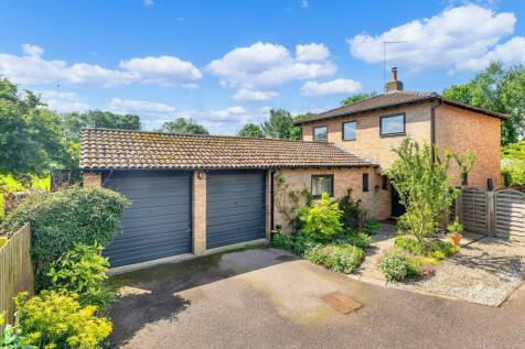 Pigeons Close, Royston SG8 4 bed detached house for sale