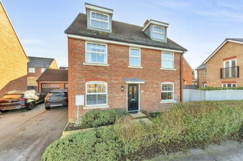 Miles Way, Buntingford SG9 5 bed detached house for sale