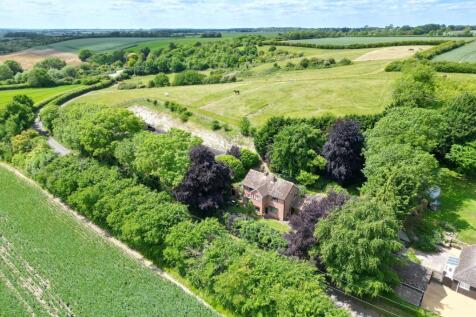 High Street, Royston SG8 4 bed equestrian property for sale
