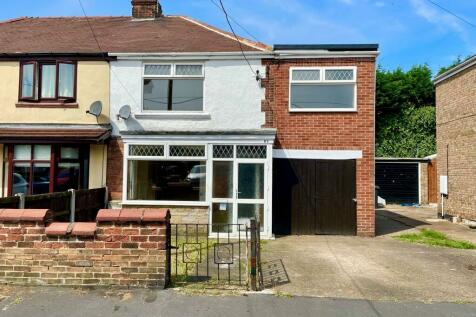 3 bedroom semi-detached house for sale