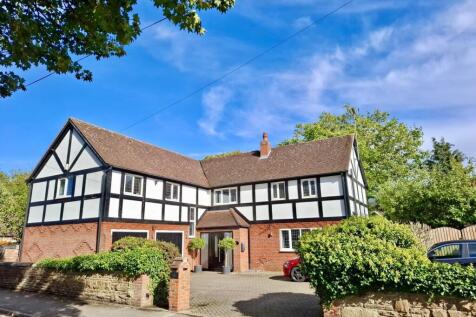 5 bedroom detached house for sale
