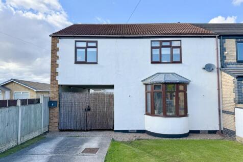 4 bedroom semi-detached house for sale