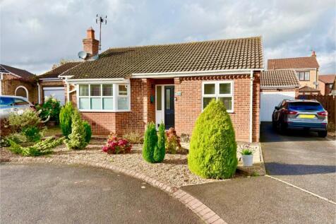 2 bedroom detached bungalow for sale