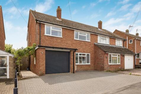 4 bedroom semi-detached house for sale