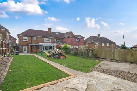 4 bedroom semi-detached house for sale