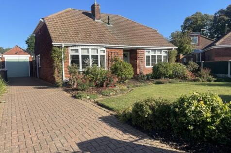 Red Hall drive, Bracebridge heath 2 bed detached house for sale