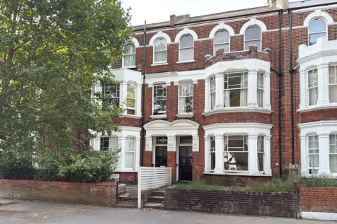 5 bedroom terraced house for sale