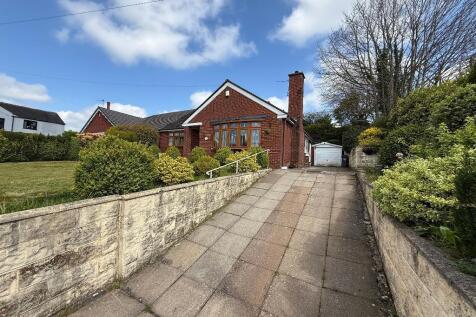 2 bedroom semi-detached bungalow for sale