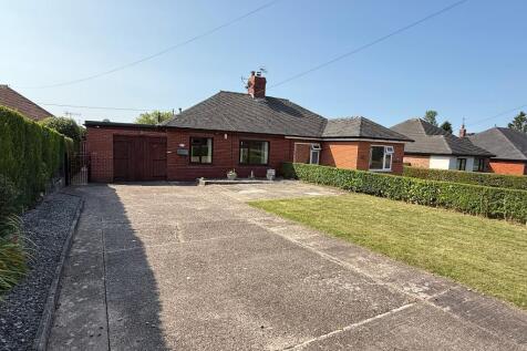 2 bedroom semi-detached bungalow for sale