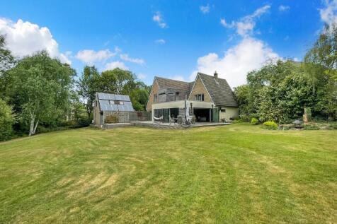 5 bedroom detached house for sale
