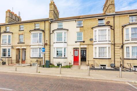 Marine Parade, Lowestoft 6 bed terraced house for sale