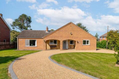 4 bedroom detached bungalow for sale