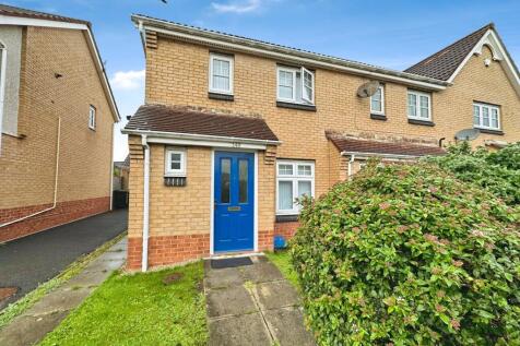 Chesters Avenue, Longbenton... 2 bed semi