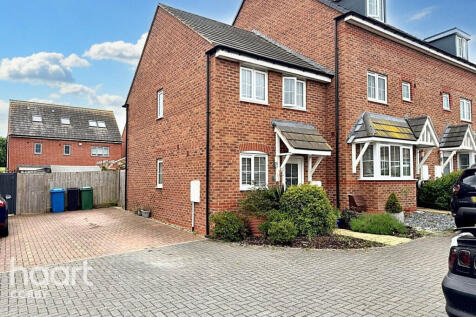 Belfry Drive, Priors Hall, Corby, NN17 2 bed semi