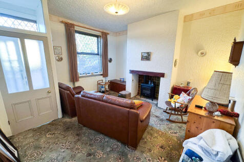 Stockport Road, Hyde 2 bed terraced house for sale