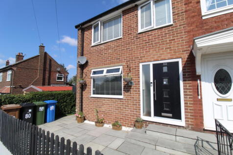 Yew Tree Lane, Dukinfield 3 bed end of terrace house for sale