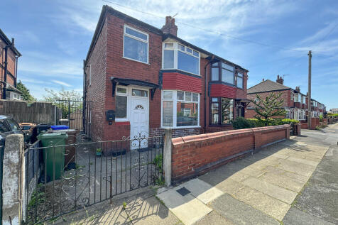 Woodbridge Avenue, Audenshaw 3 bed semi