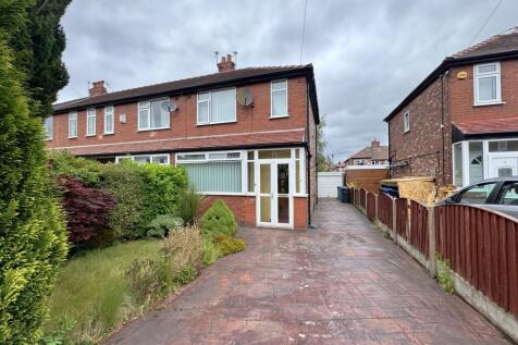 Dyserth Grove, South Reddish 2 bed semi