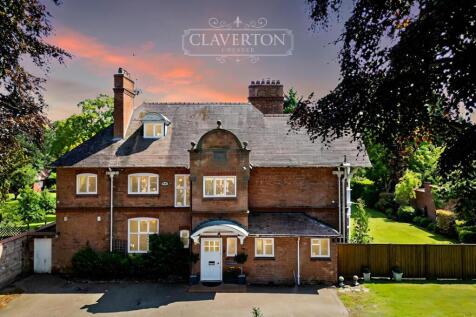 6 bedroom detached house for sale