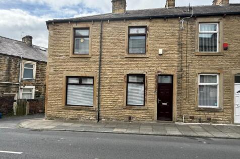 4 bedroom end of terrace house for sale
