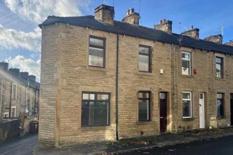 4 bedroom end of terrace house for sale