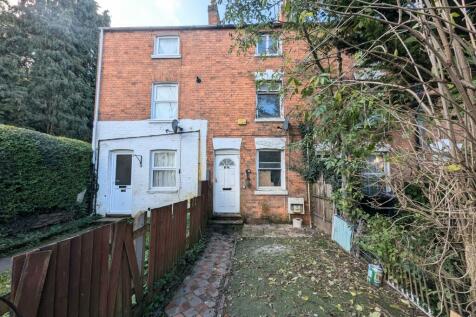 4 bedroom terraced house for sale