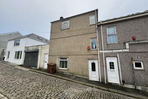 3 bedroom mews property for sale