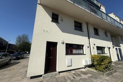 2 Madden Road, Devonport, Plymouth... 3 bed maisonette for sale