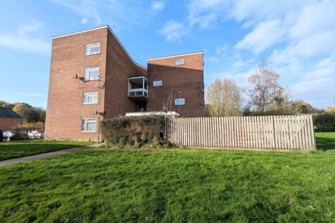 11 Upfield, Swindon, Wiltshire SN3 6PE 2 bed flat for sale