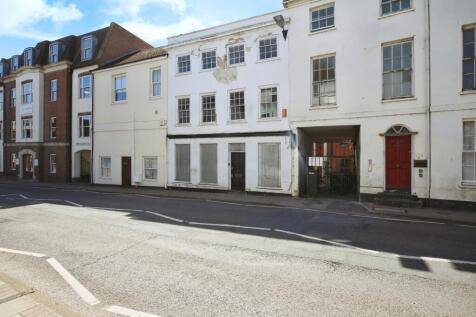 9 London Road, Newbury, Berkshire... 3 bed terraced house for sale