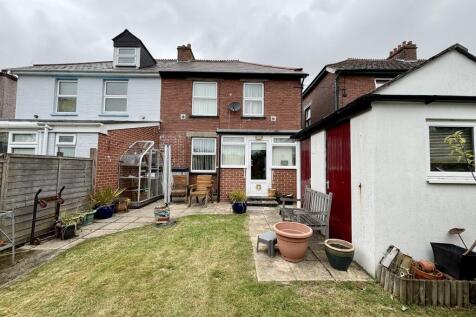 7 Hurdon Road, Launceston, Cornwall... 3 bed semi