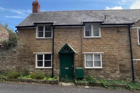 22 North Street, Beaminster, Dorset... 2 bed end of terrace house for sale