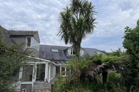 Detached house for sale