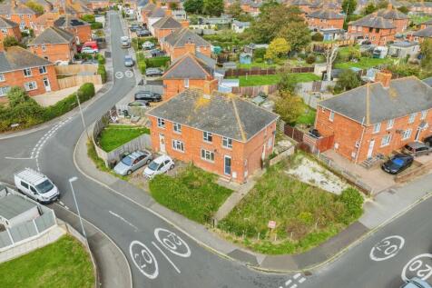 21 Adelaide Crescent, Weymouth... 3 bed semi
