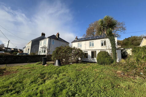28 Par Lane, Par, Cornwall PL24 2DW 6 bed detached house for sale