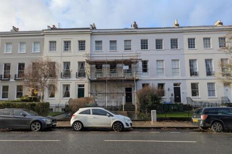Flat 4, 24 Evesham Road, Cheltenham... 1 bed flat for sale