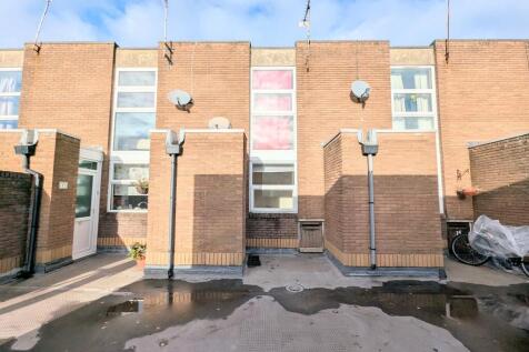 16 Somerset Square, Nailsea, Bristol... 2 bed maisonette for sale