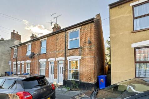 2 bedroom end of terrace house for sale