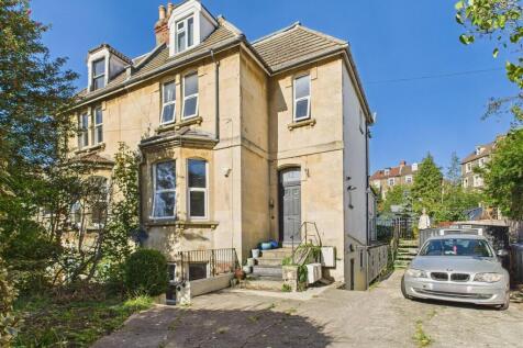 7 bedroom semi-detached house for sale