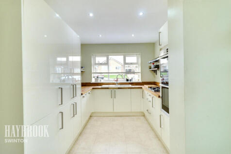 Fontwell Drive, Mexborough 3 bed detached bungalow for sale