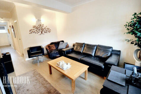 3 bedroom flat for sale