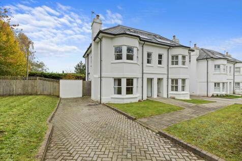 4 bedroom semi-detached house for sale