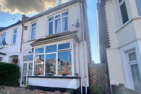 Macdonald Avenue, Wescliff On Sea SS0 1 bed apartment for sale