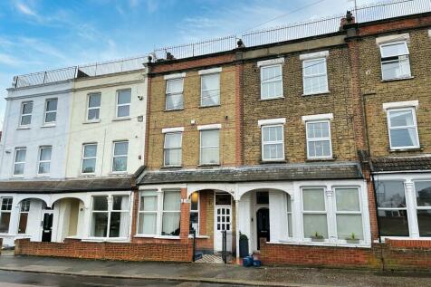 5 bedroom terraced house for sale