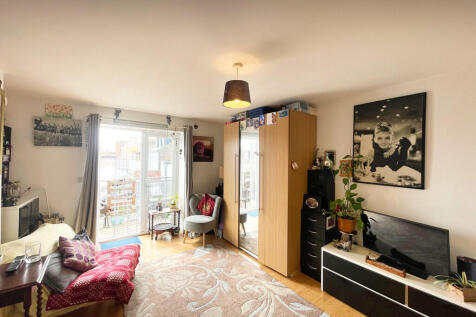 High Street, Southend On Sea SS1 2 bed apartment for sale