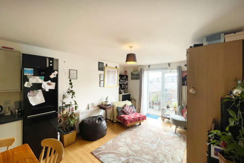 High Street, Southend On Sea SS1 2 bed apartment for sale