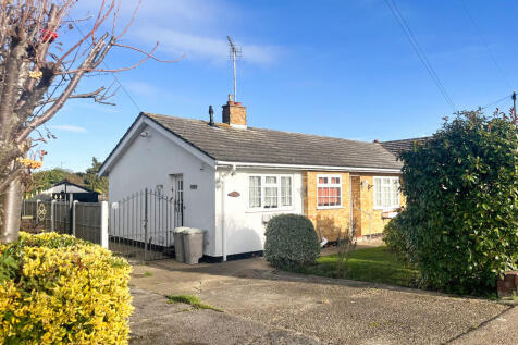 2 bedroom semi-detached bungalow for sale